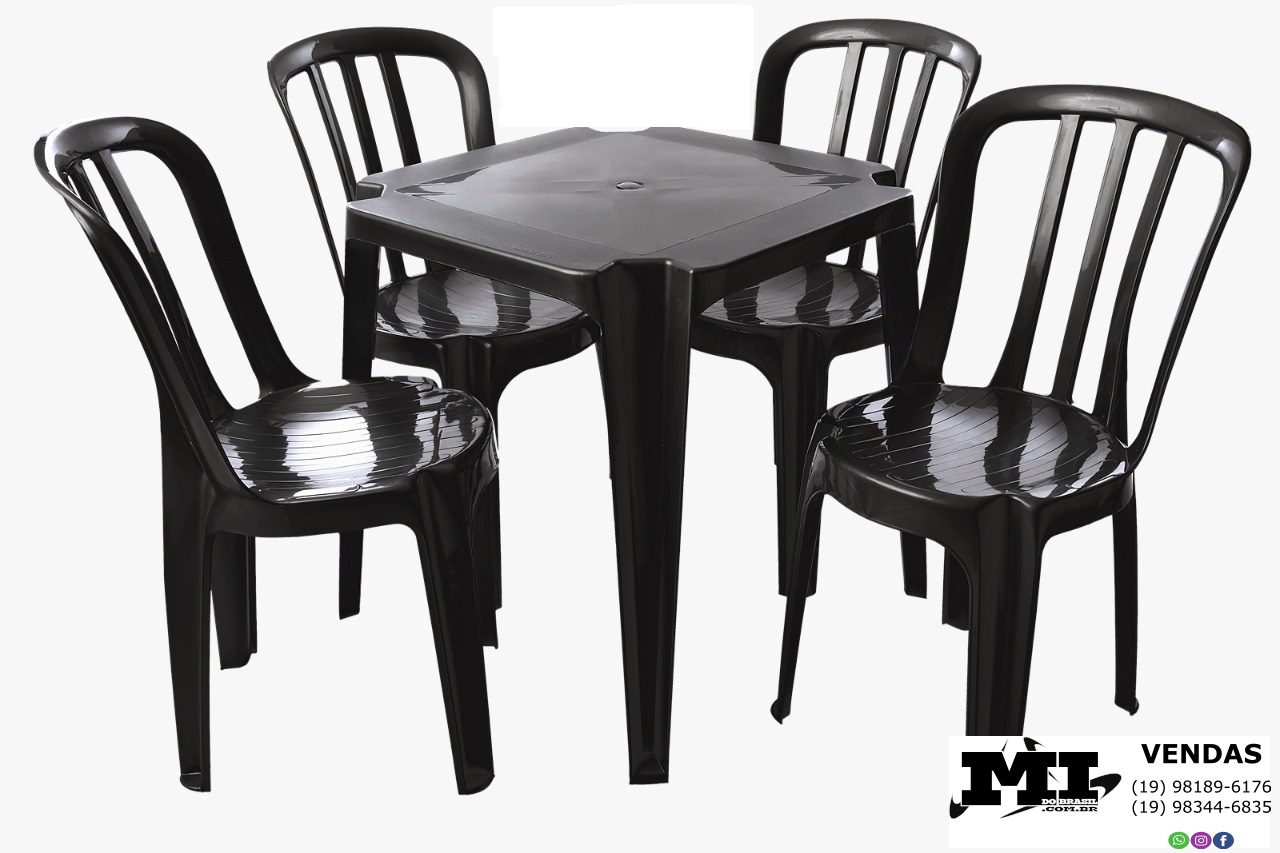 Conjunto de Mesa com Cadeiras de Plástico na cor preta